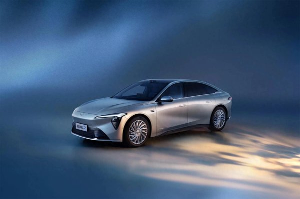 牛千万 成都车展：别克推全新城市自动驾驶功能，首搭至境L7